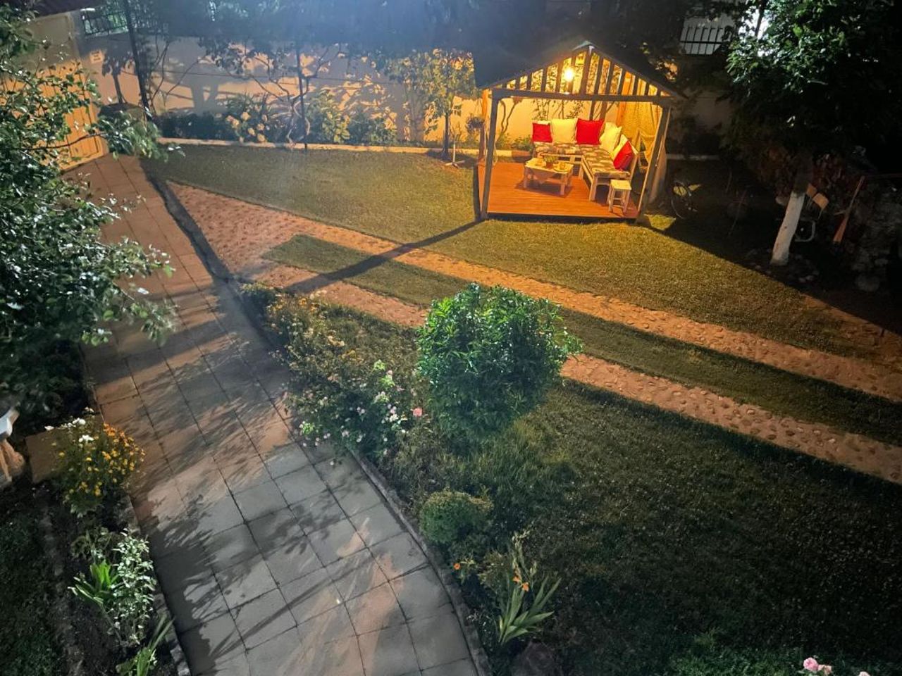 Happy Corner Guest House