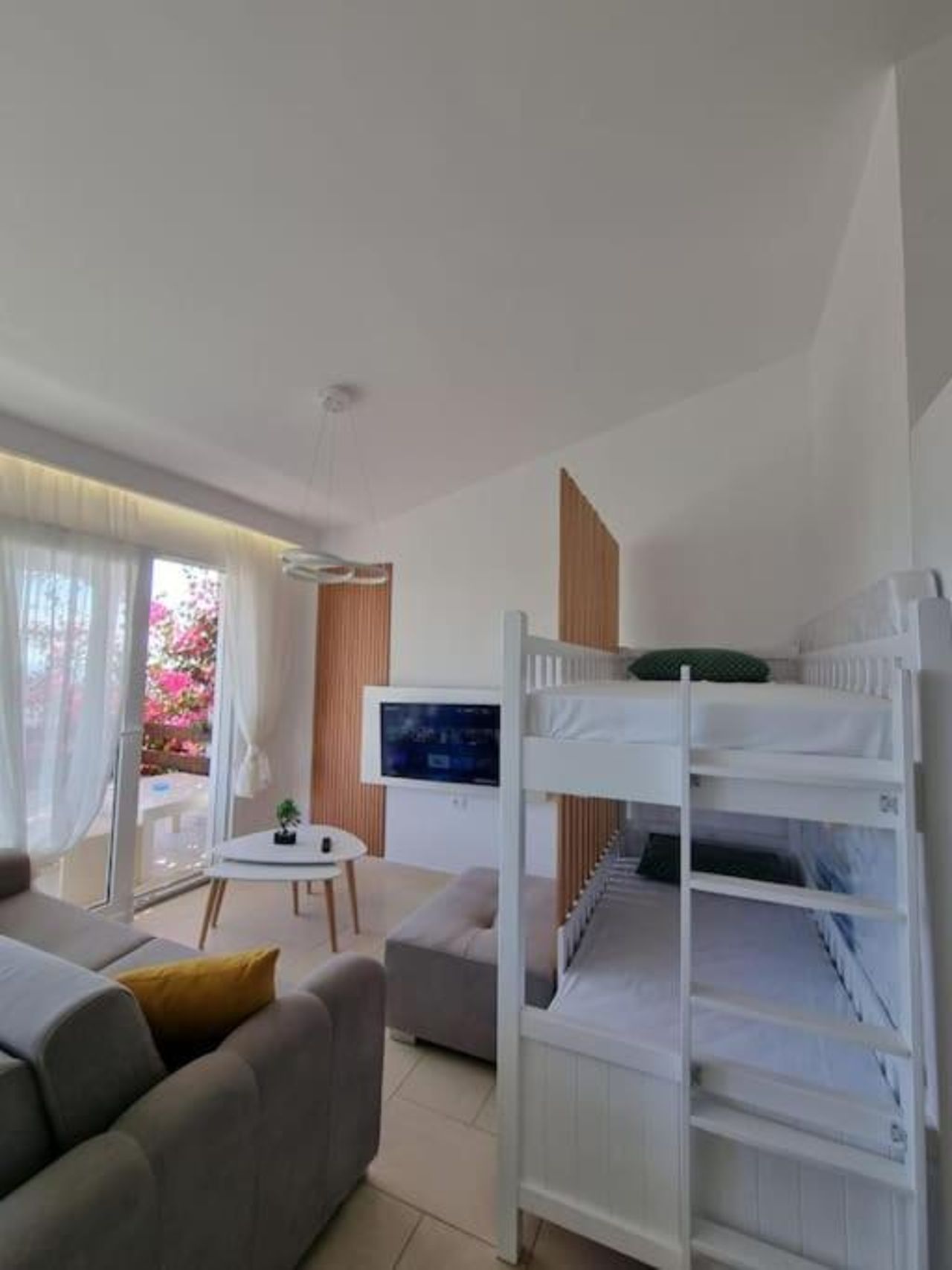 Seaview Apartment Drymades11