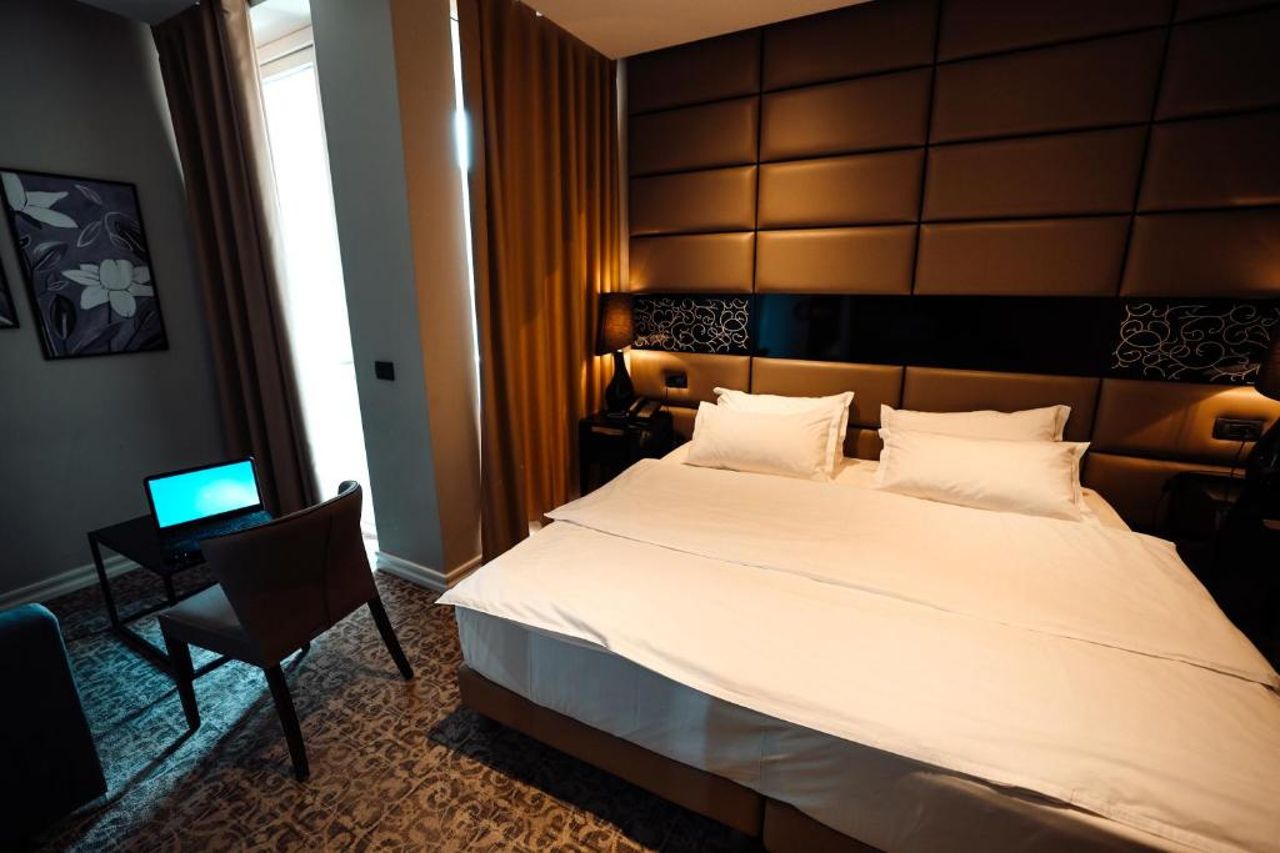 Senator Hotel