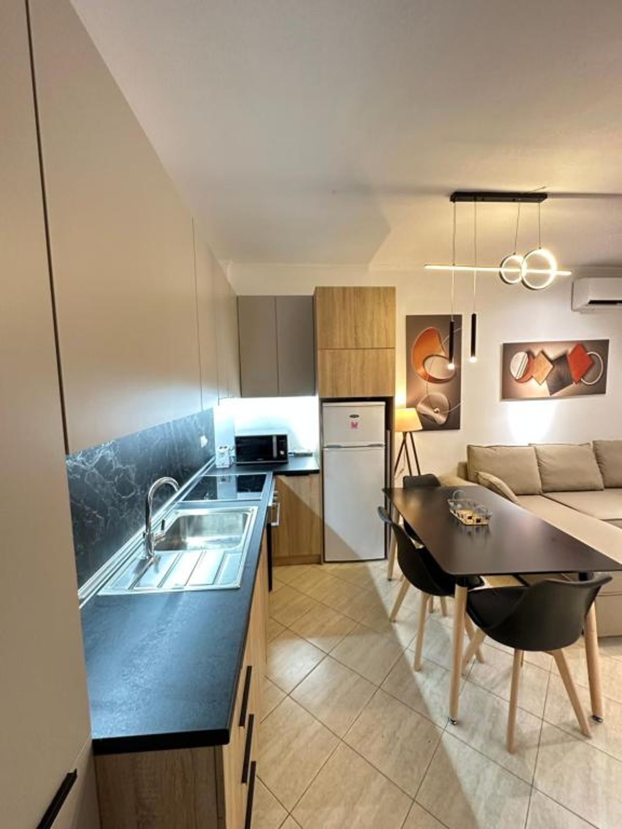 DeLux Apartment (by Mishel)