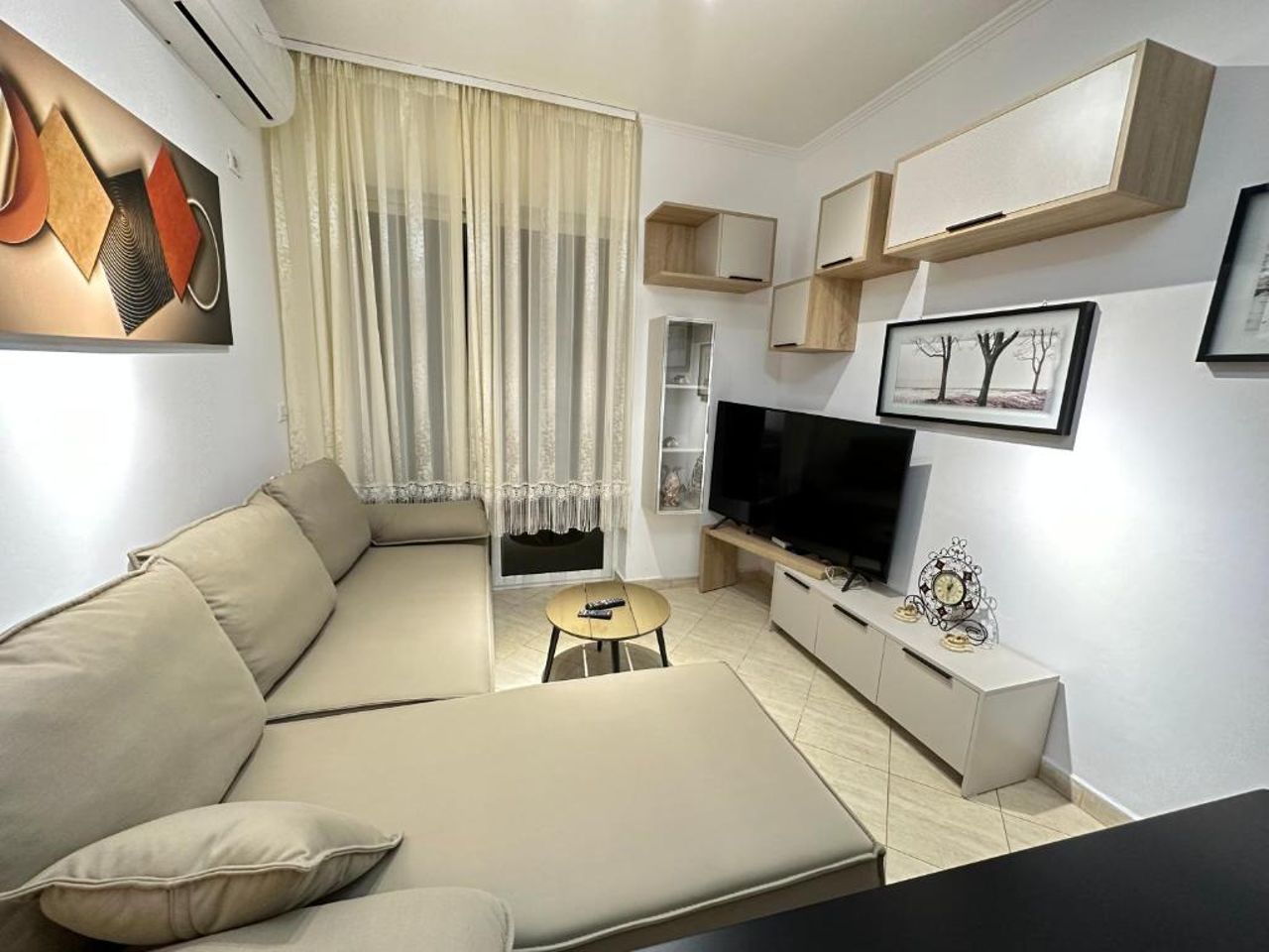 DeLux Apartment (by Mishel)