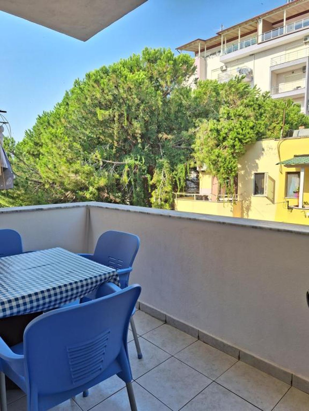 Ervin's beach apartment