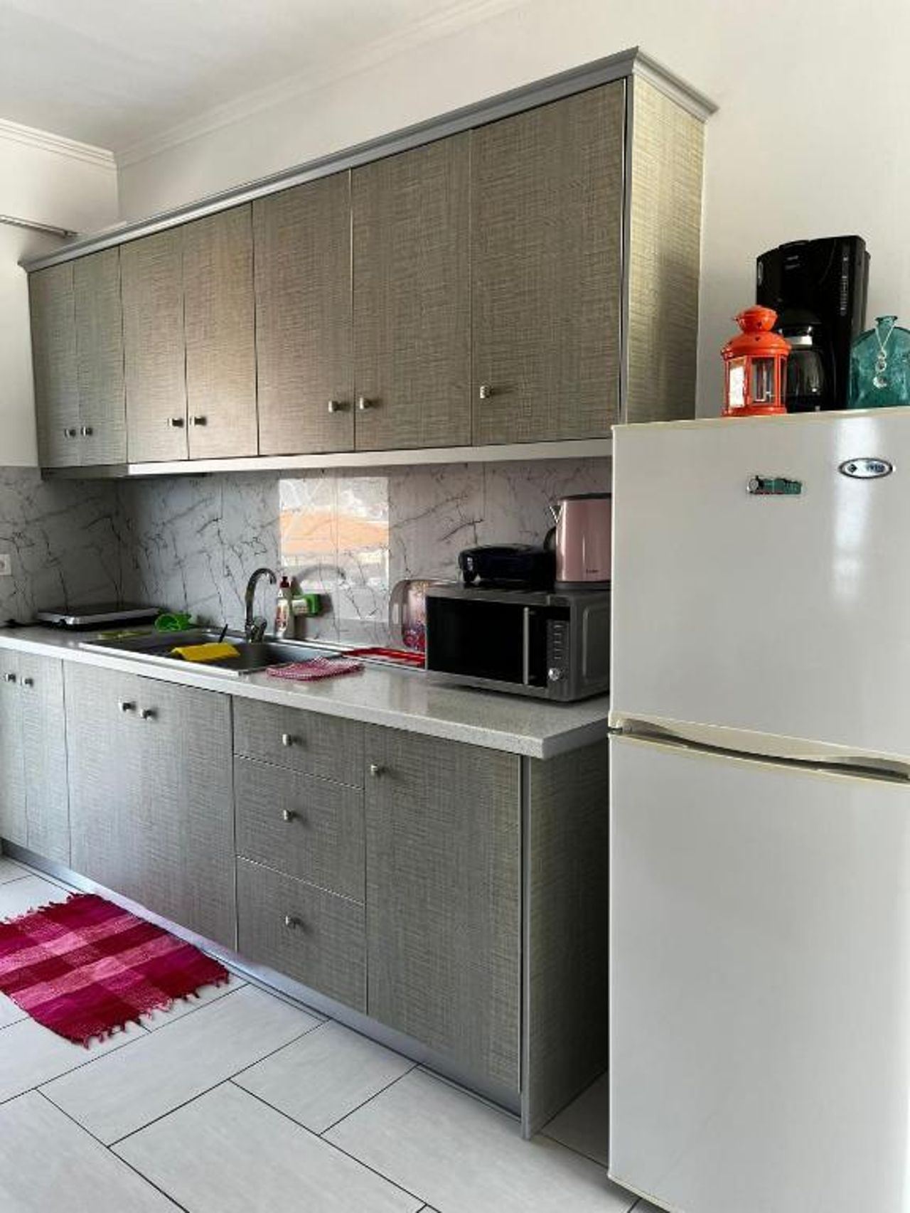 Menikos Apartments