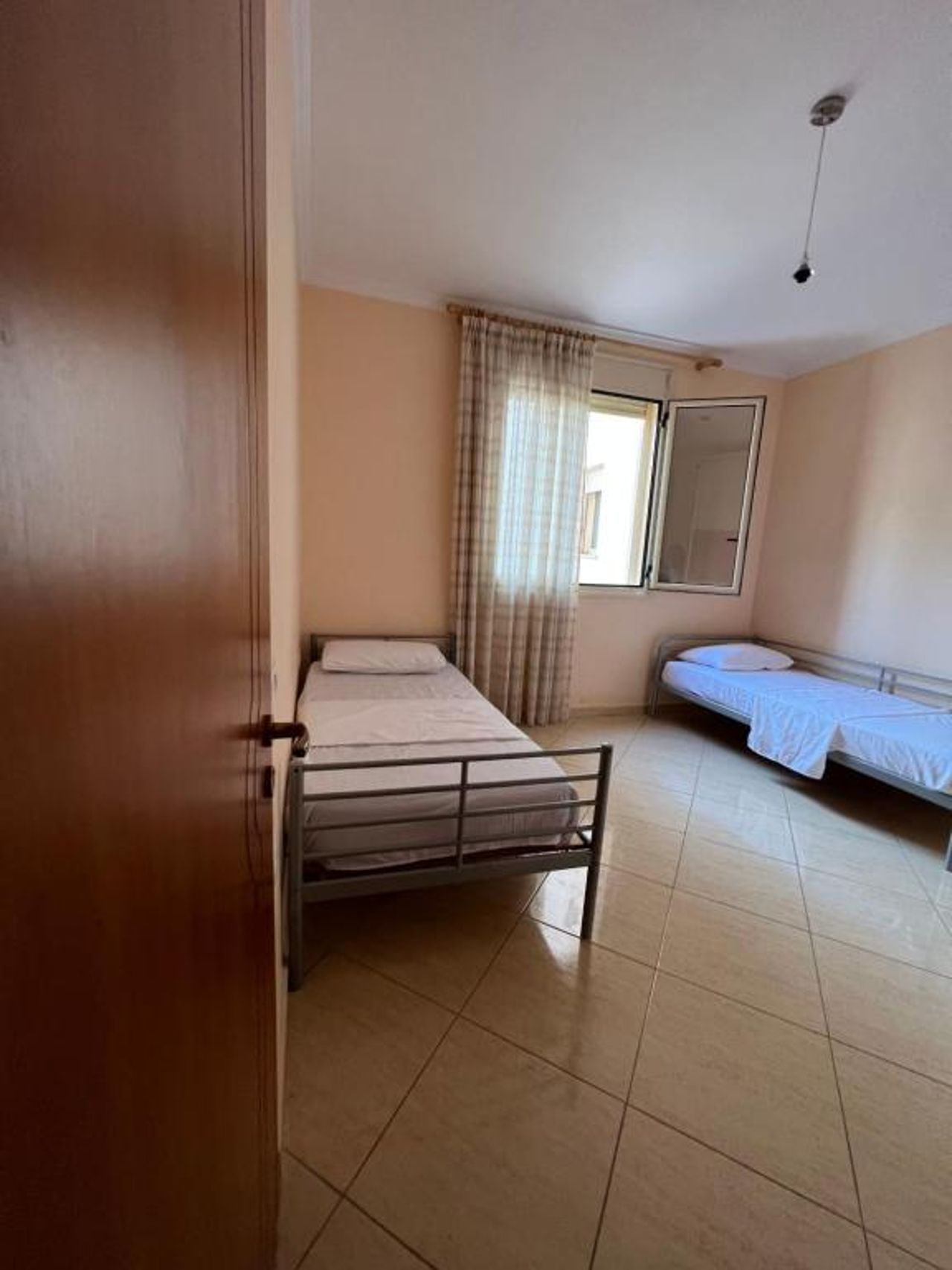 apartament uj i ftot vlore