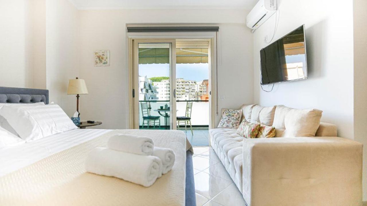 Luxury Central Suite 2 (3min Beach)