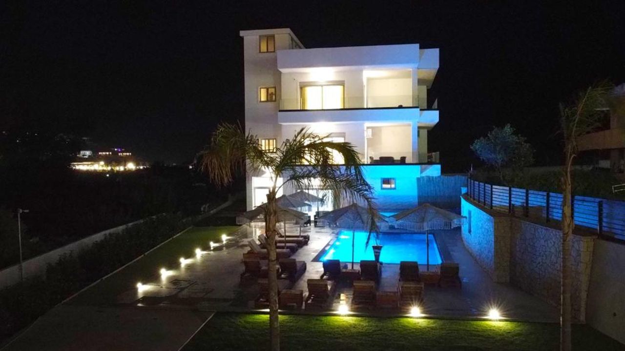 Luxury Villa JO-AN