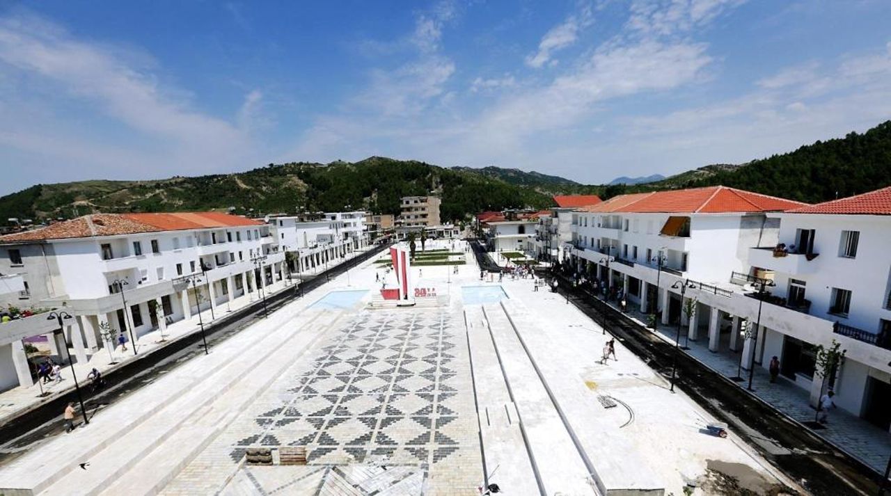 City Center Apartment Vjosa River