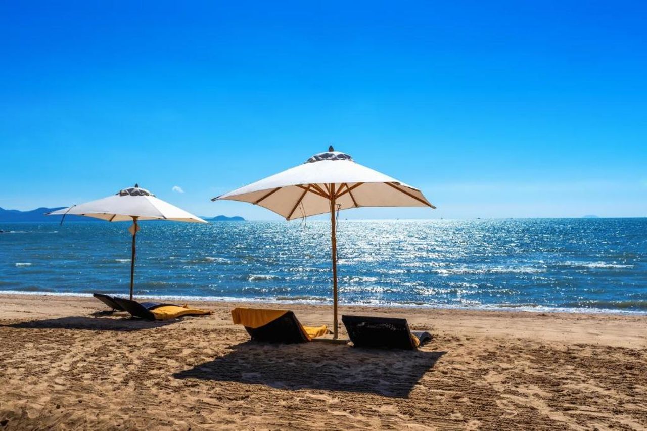 Beachfront Apartment at Shkembi Kavajes Kamelia Building
