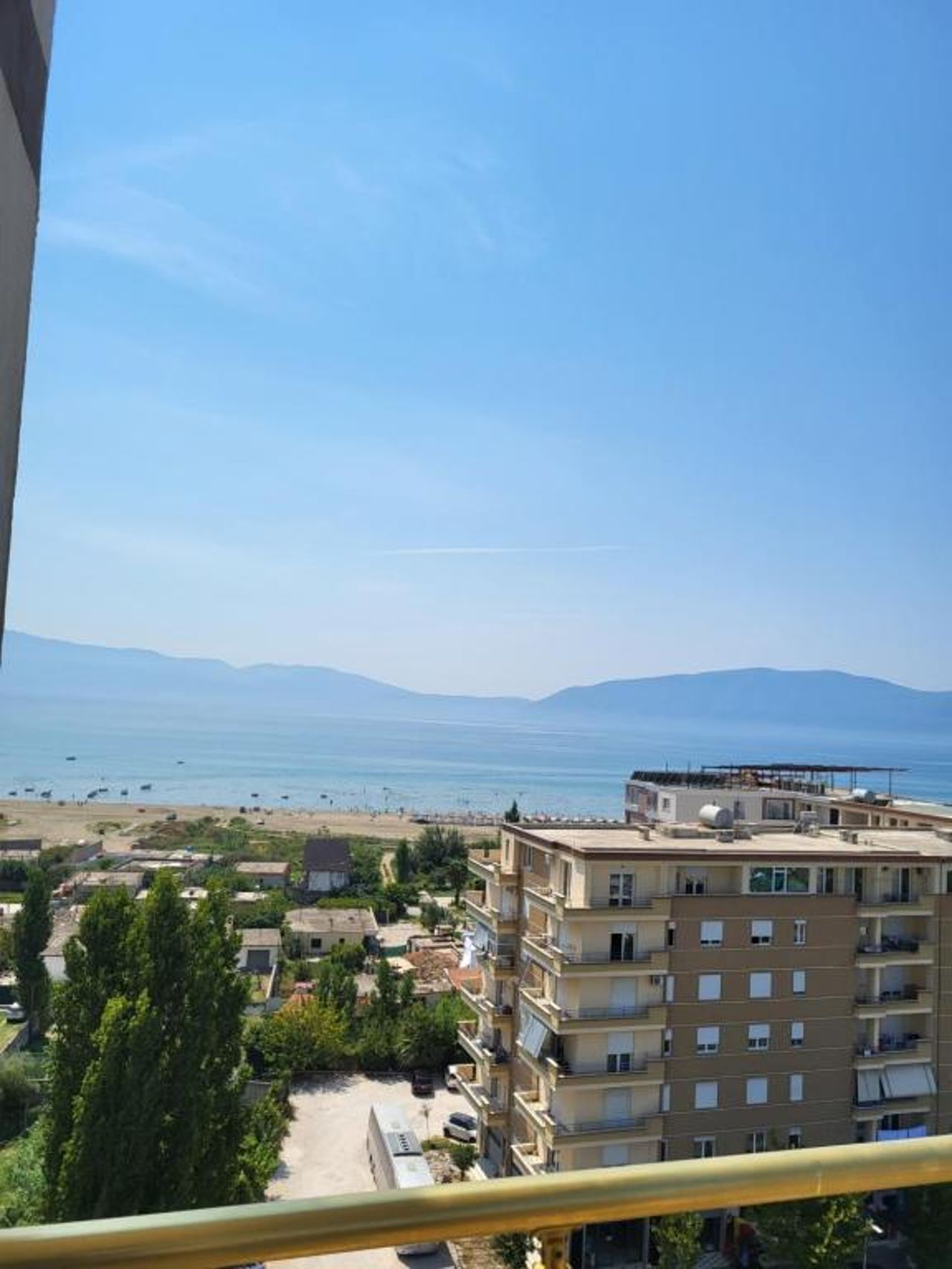 Apartment near the sea