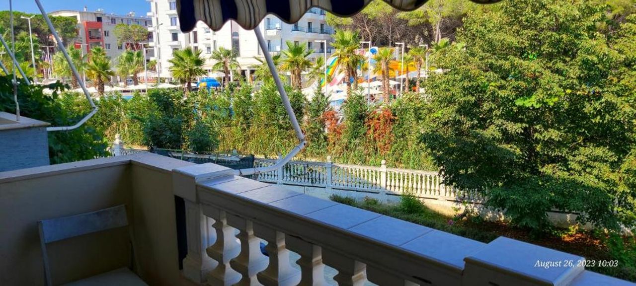 Seaside Calm - 1 Bedroom Flat Just 2 Minutes Walk from the Beach