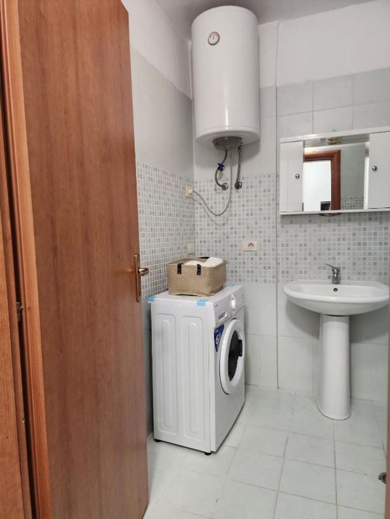 Vollga apartament 1+1 new