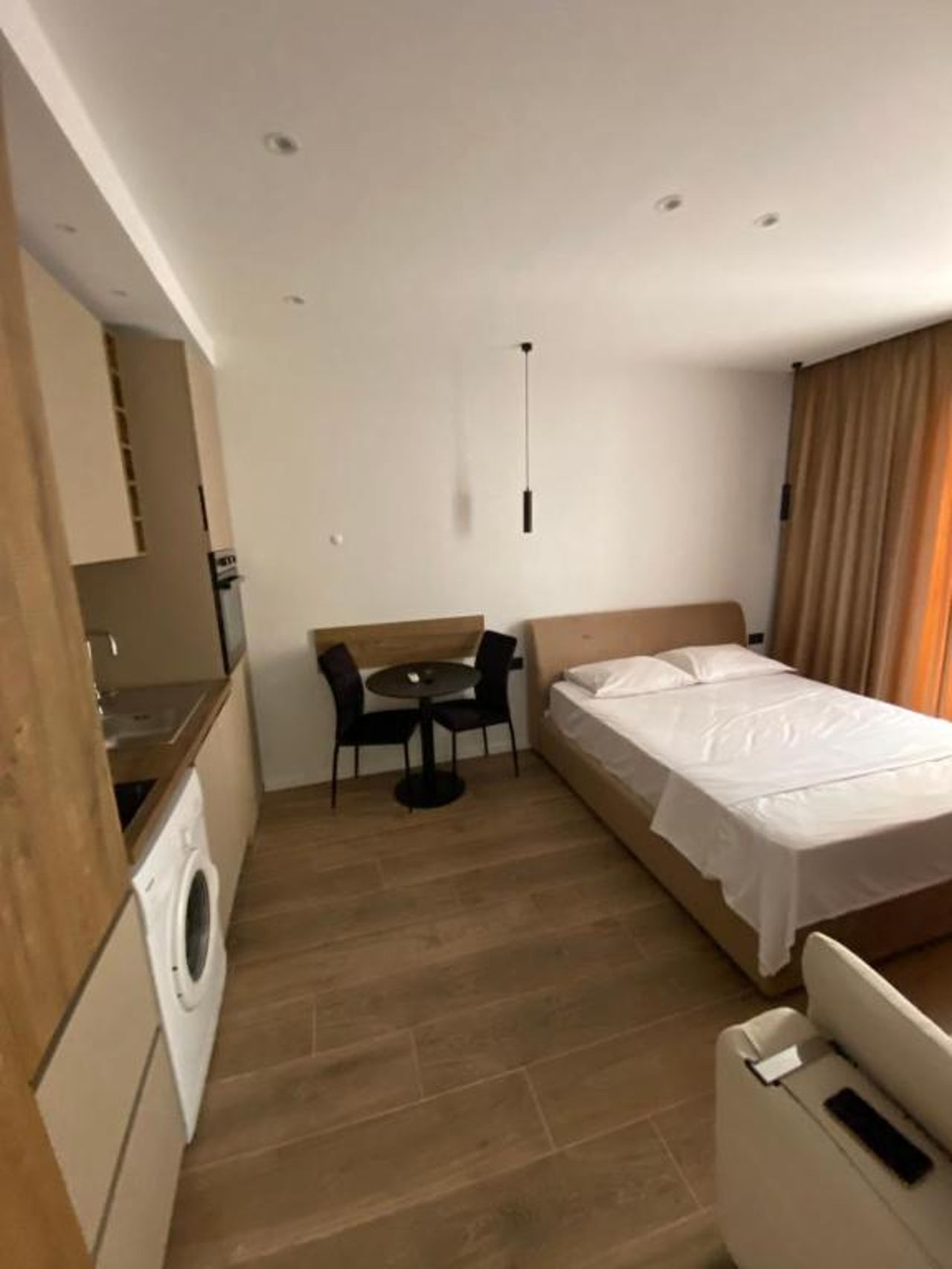 E Apartment