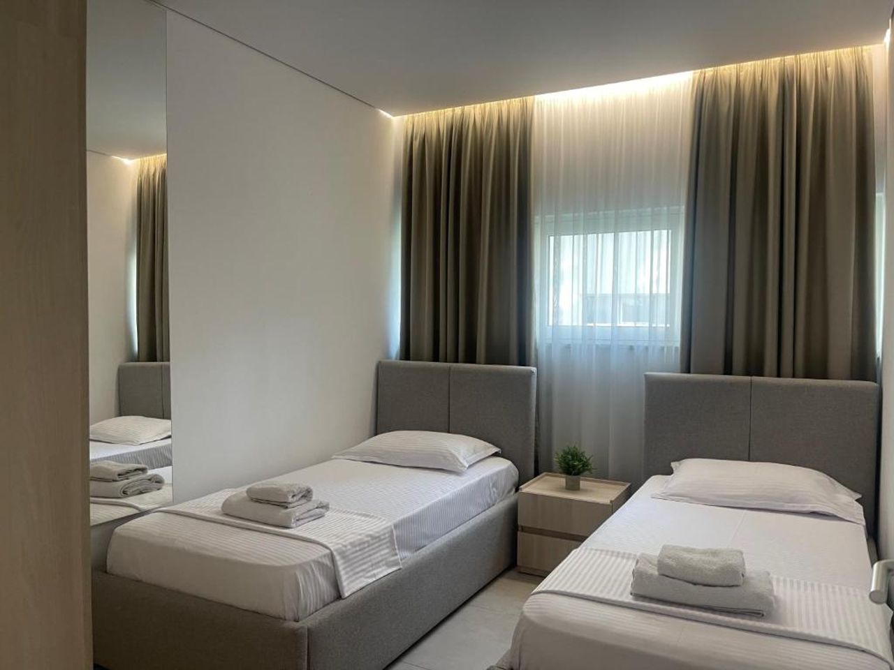 EME APARTMENTS - Kompleksi San Pietro, Gjiri i Lalzit
