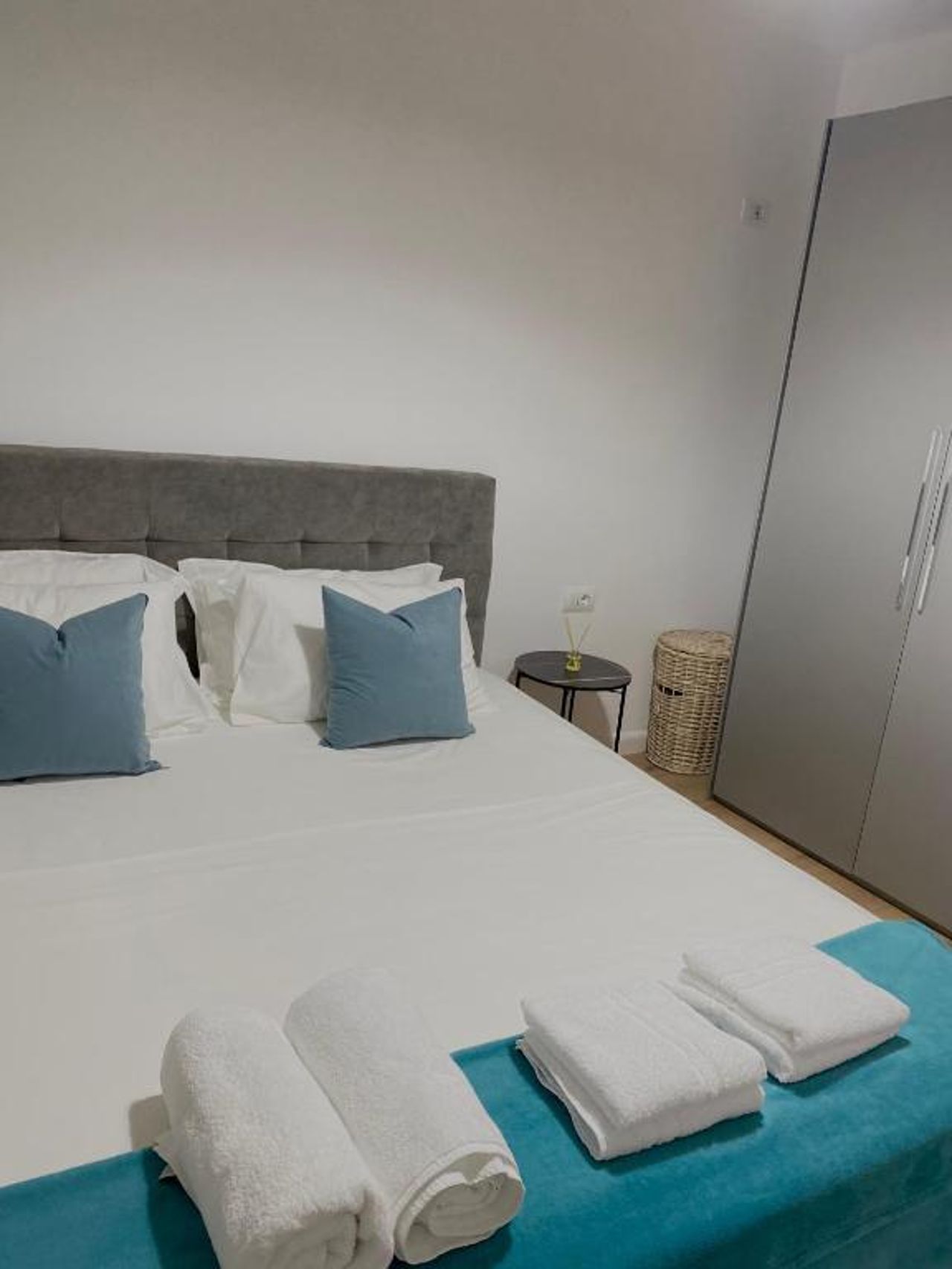 Jolie Center Apartment