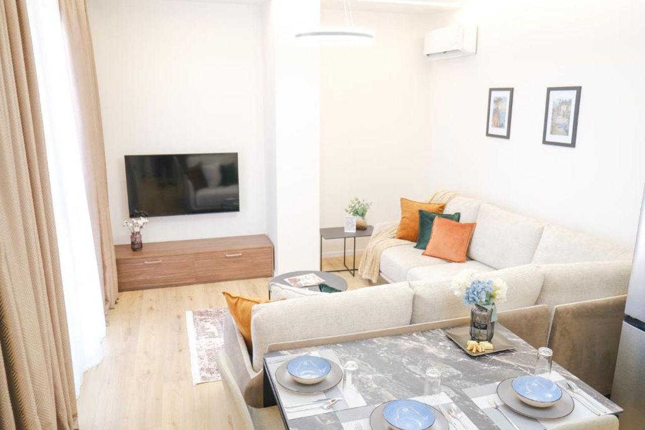 Lindi's Apartment 4/7