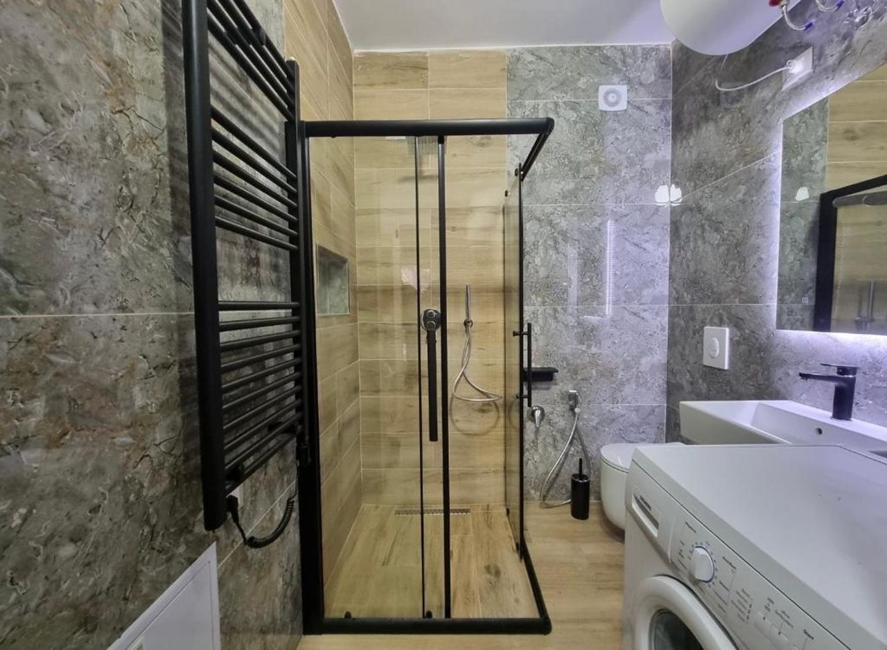 Lovely one bedroom flat in durres 2