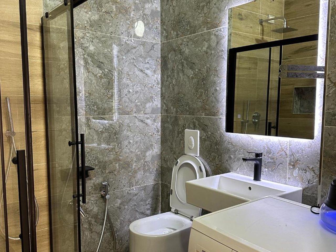 Lovely one bedroom flat in durres 2