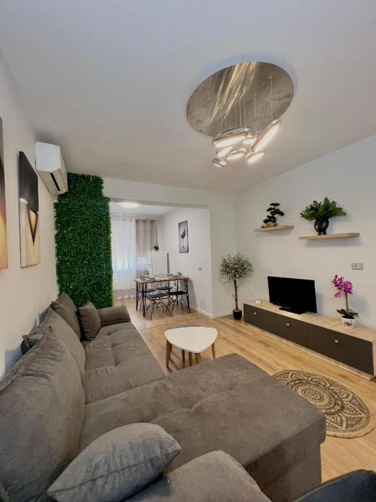 Pine Apartment Tirana