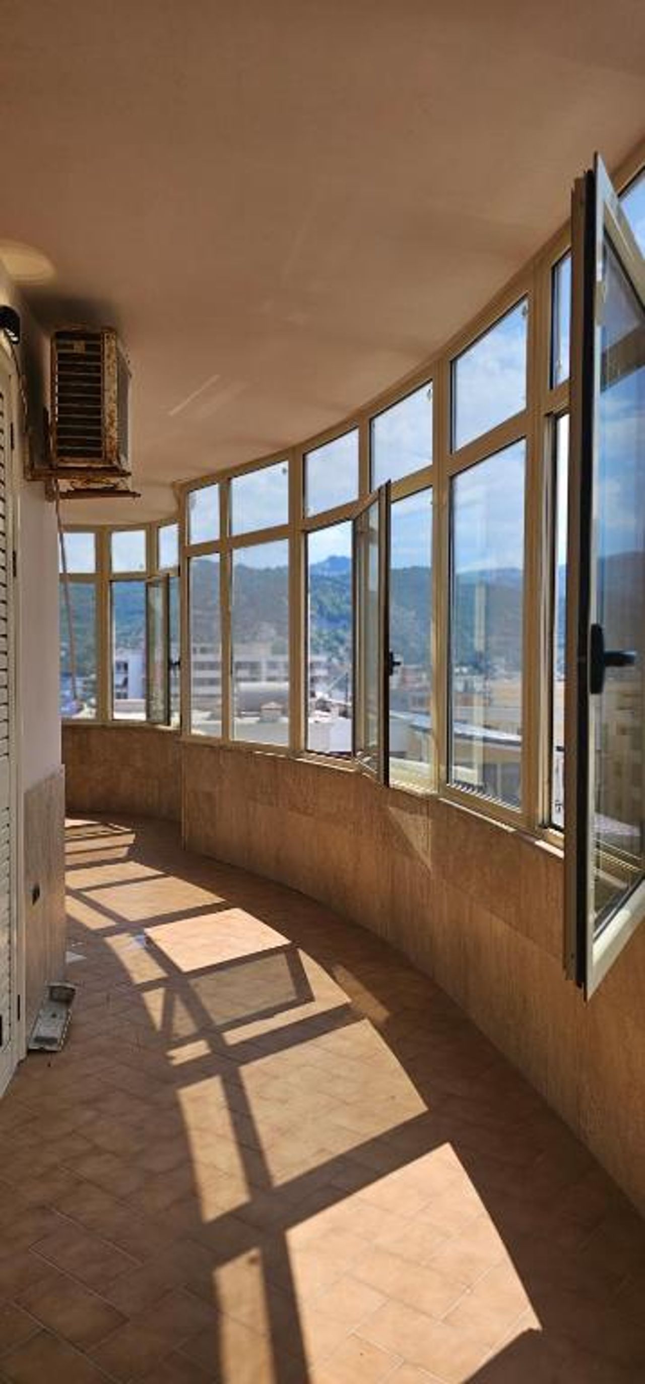 Ona's luxury apartment