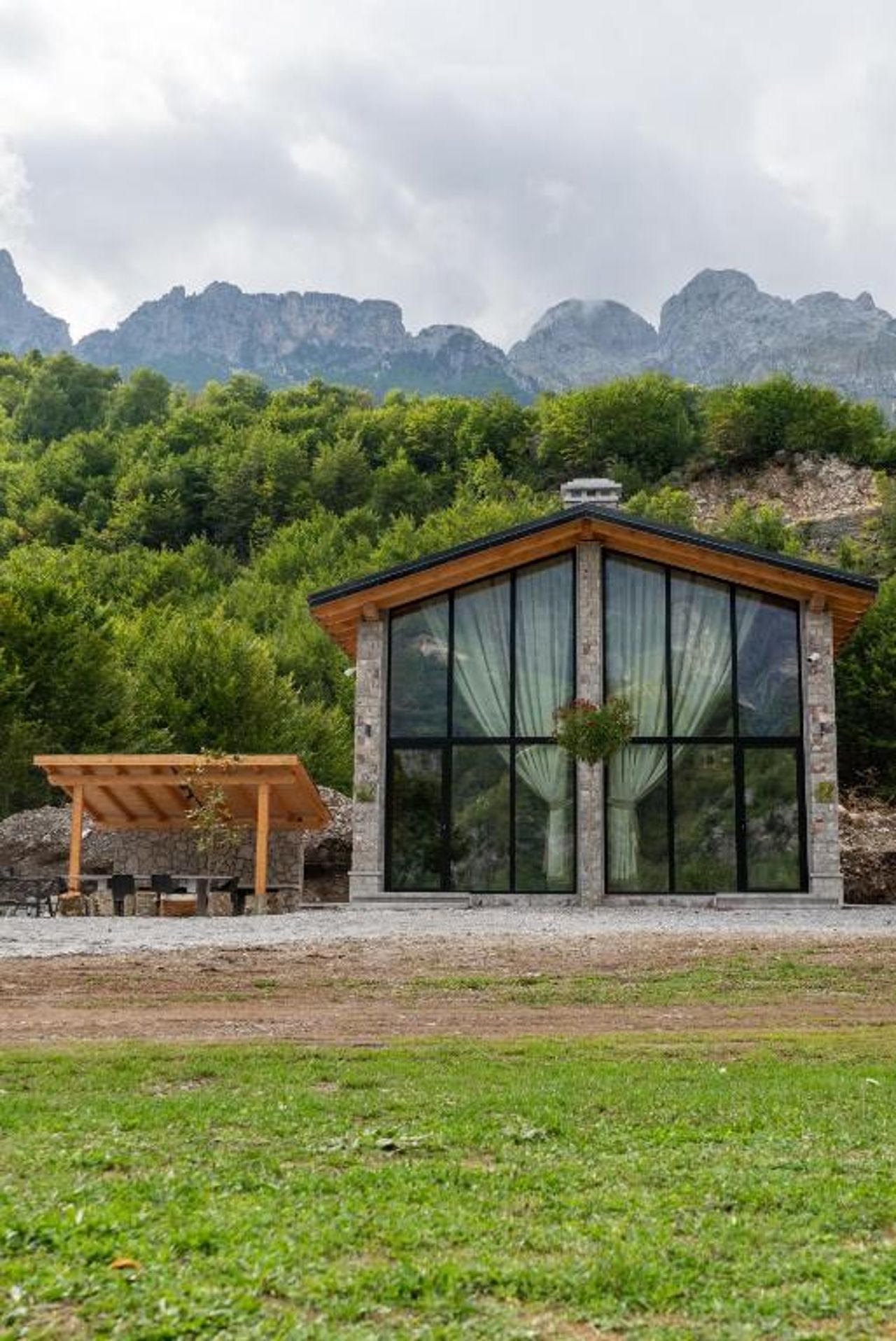 Villa Ujëvara e vogël