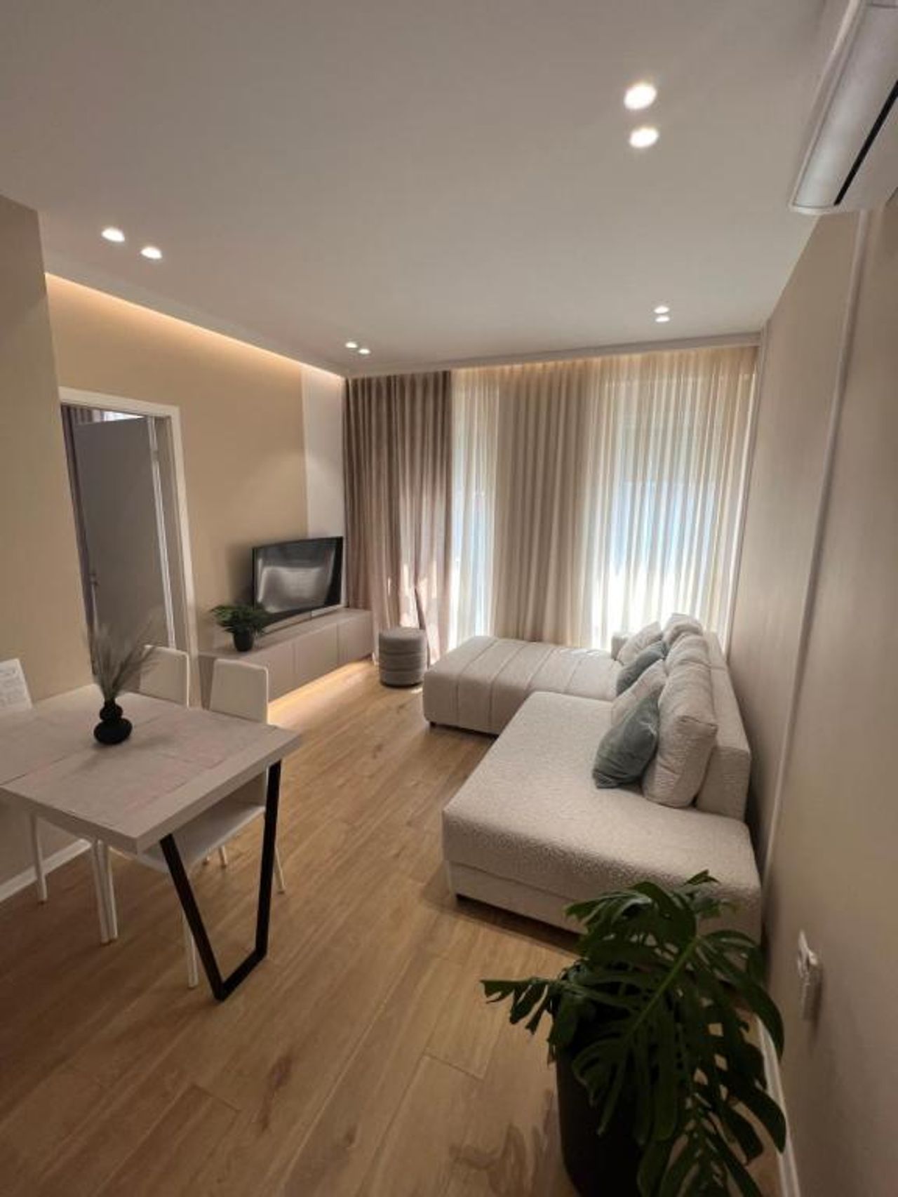 Moreas Apartment