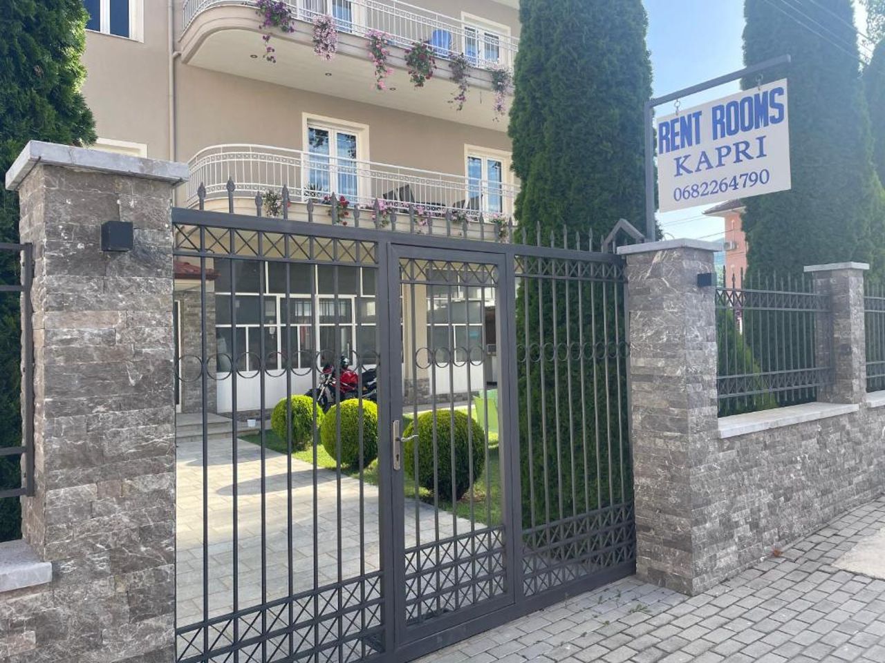 Rent Rooms Kapri