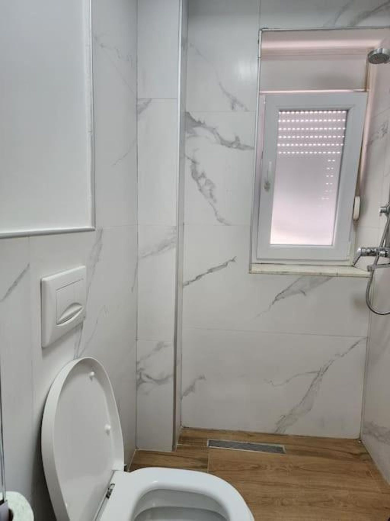 Cozy Midtown Apartment in Tirana