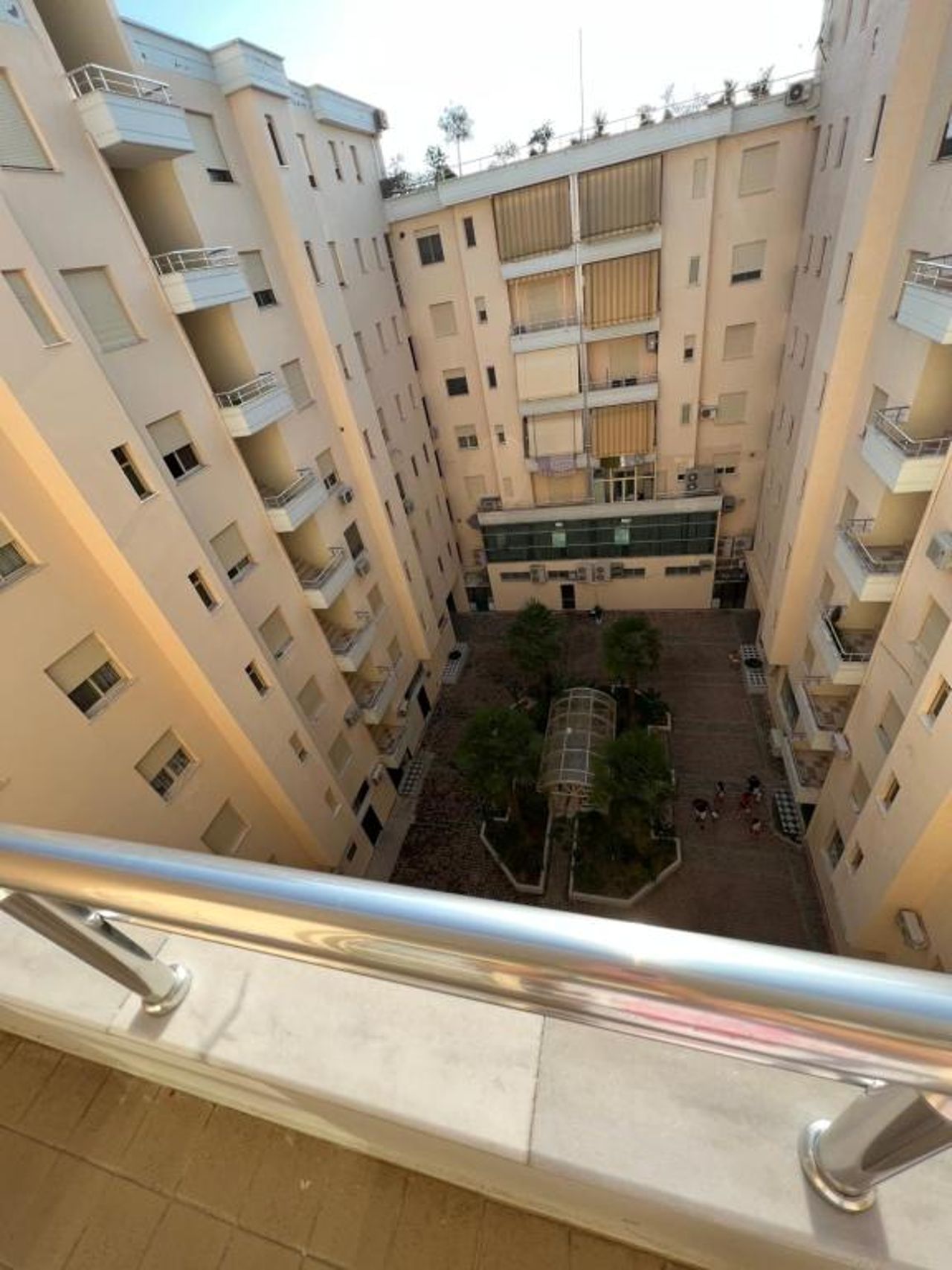 apartament uj i ftot vlore