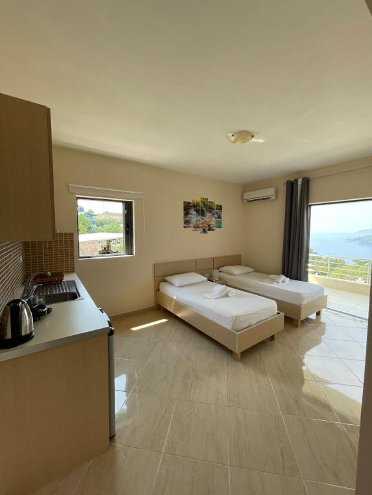 Belvedere Hotel & Suites