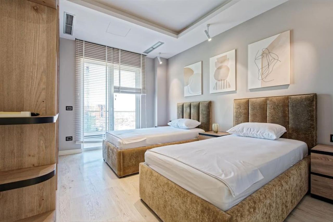 Luxurious Central Apartment