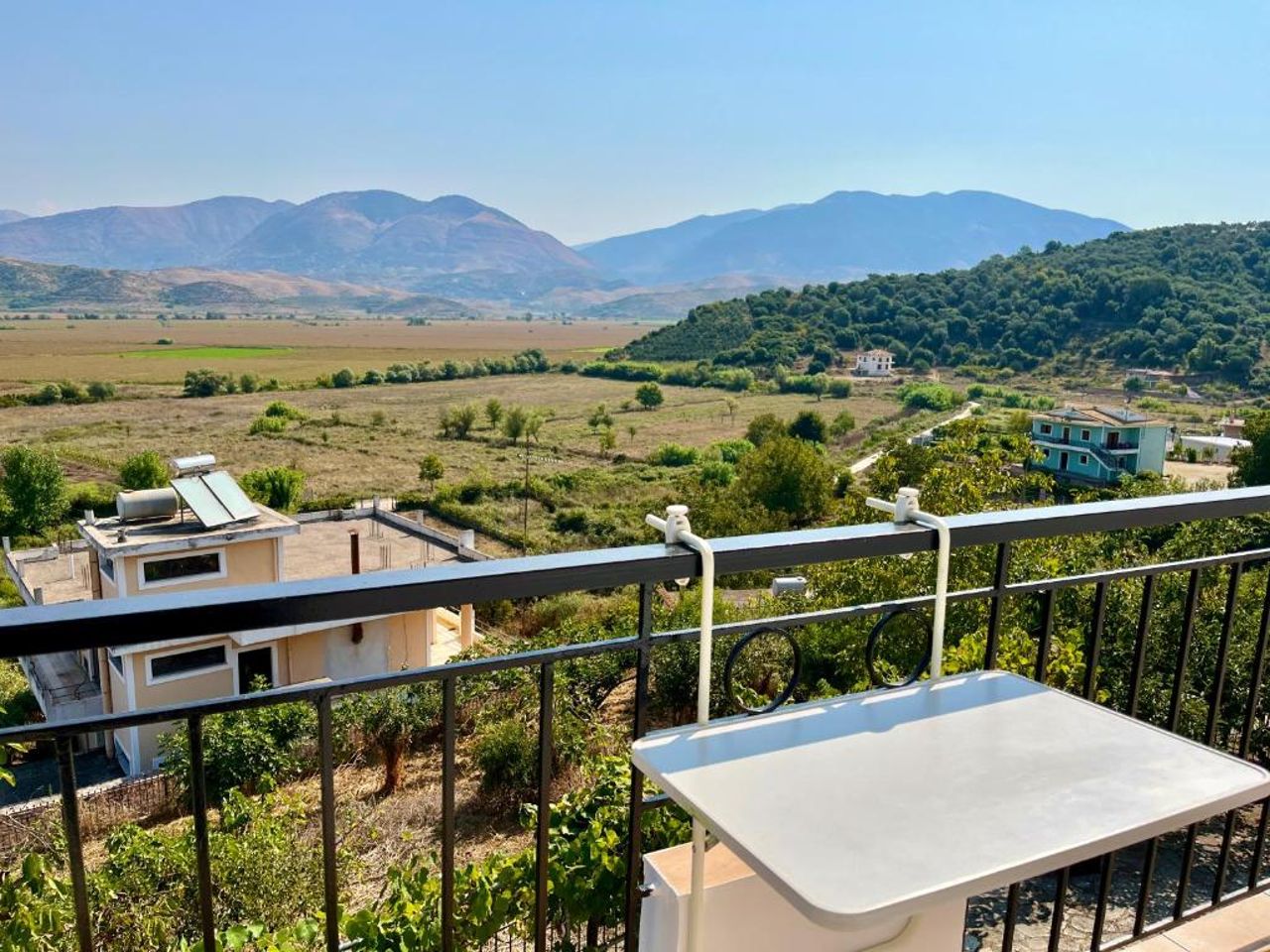 Tsaousi Apartments