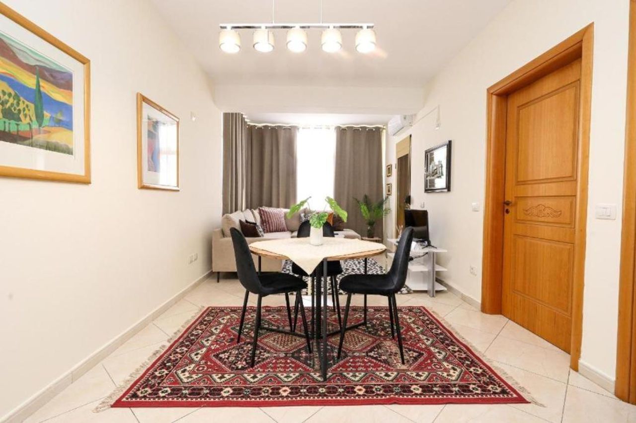 Summer Apartment