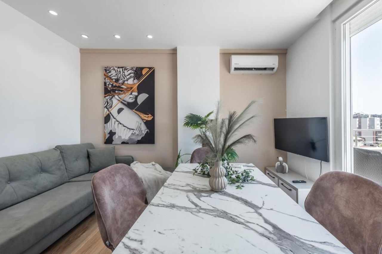 Head in the clouds brand new Penthouse