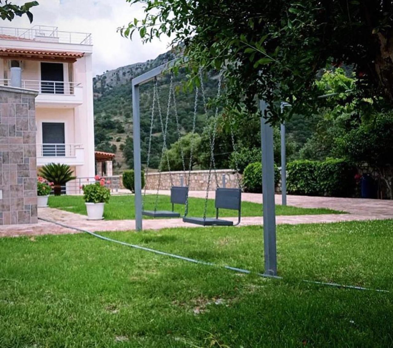 Belvedere Hotel & Suites