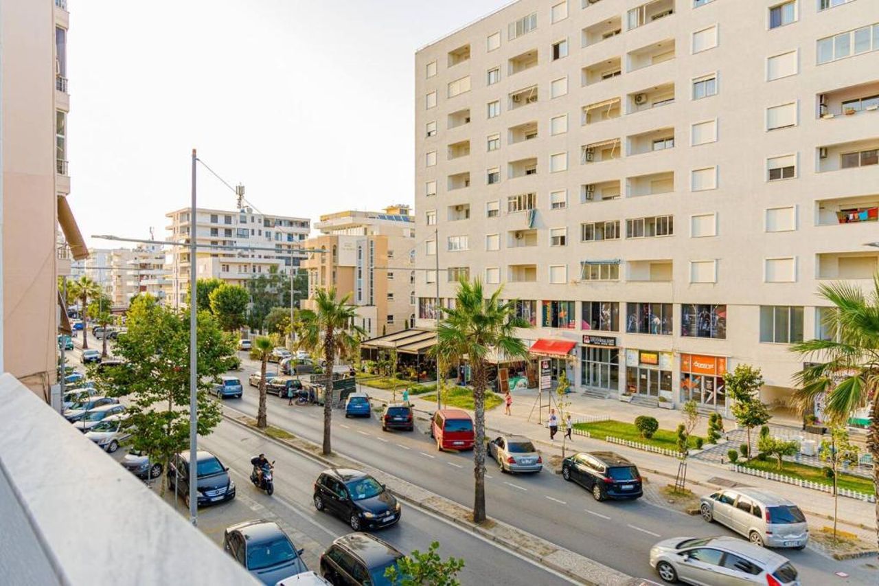 Downtown Apartament in Durres