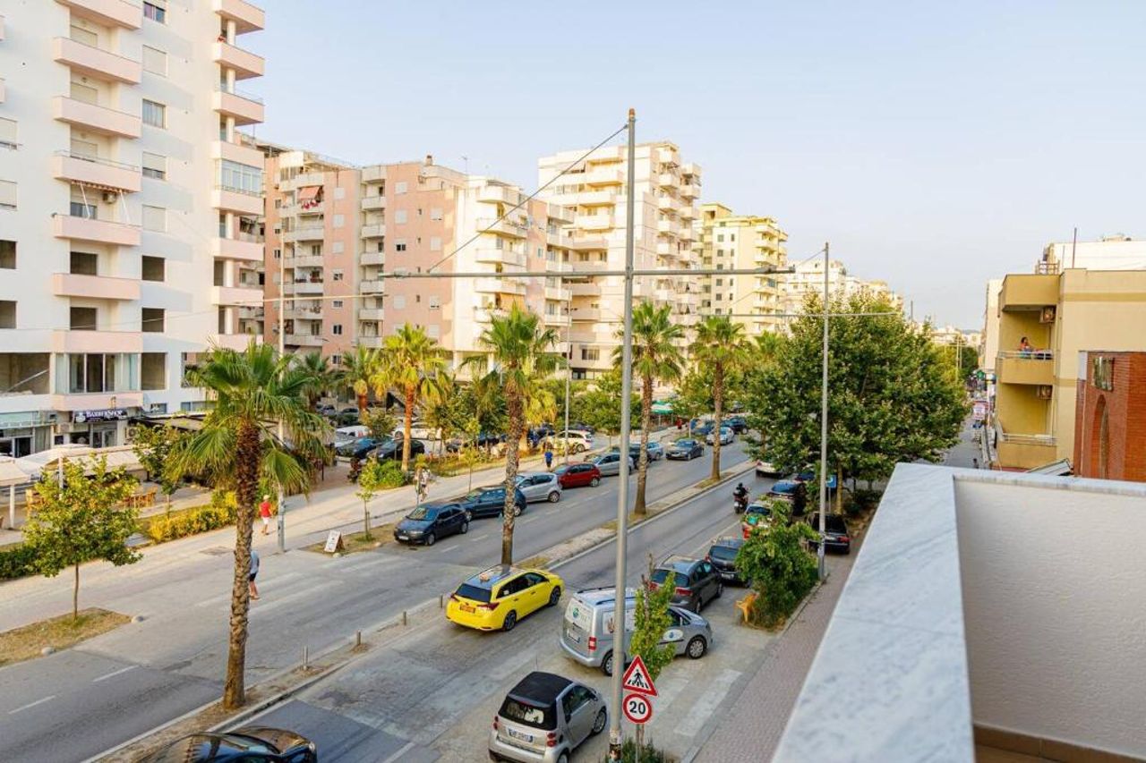 Downtown Apartament in Durres