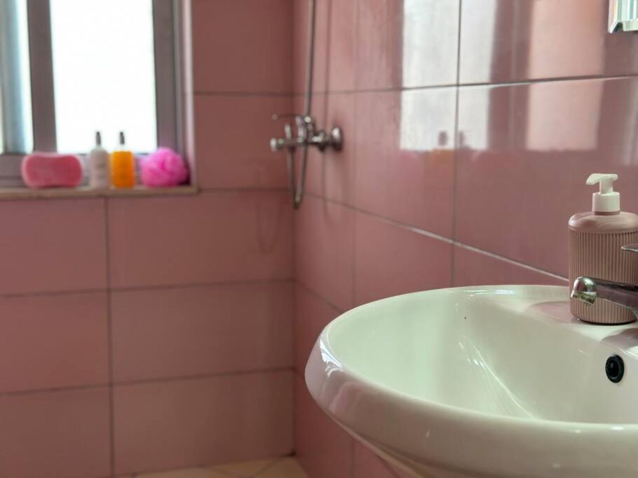 446 Luxury Apartment Center
