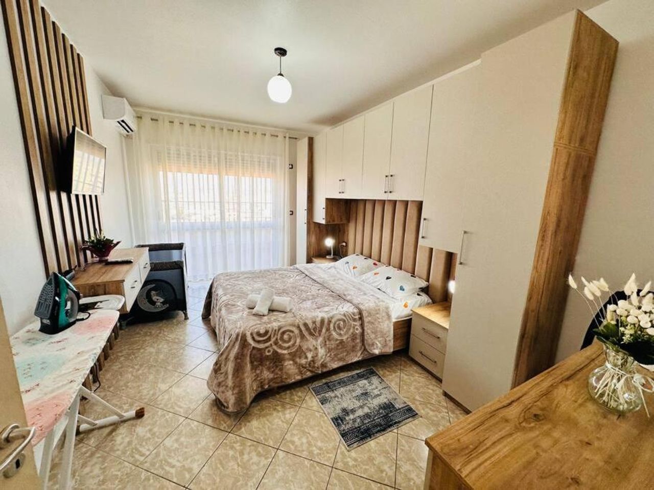 446 Luxury Apartment Center
