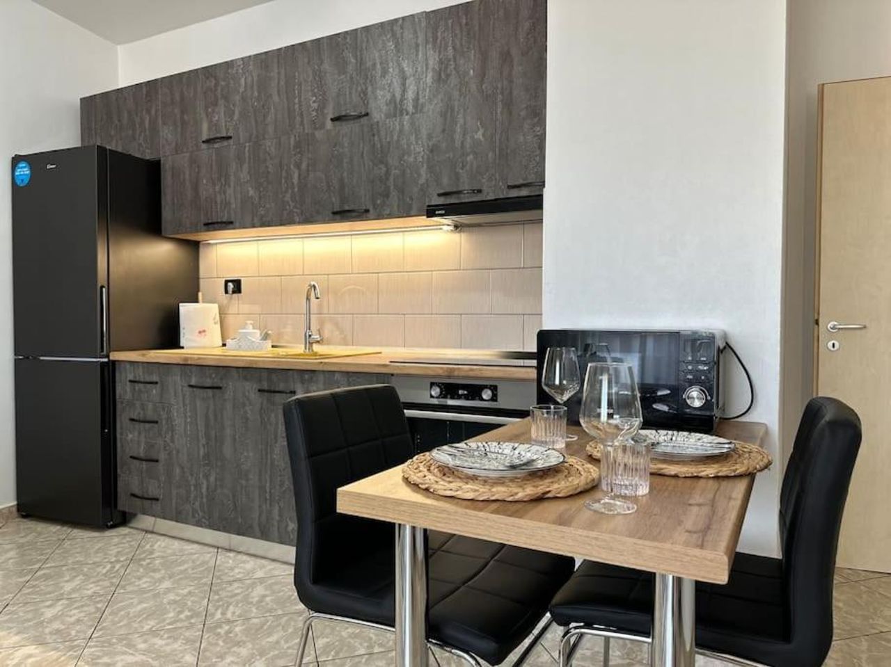 446 Luxury Apartment Center