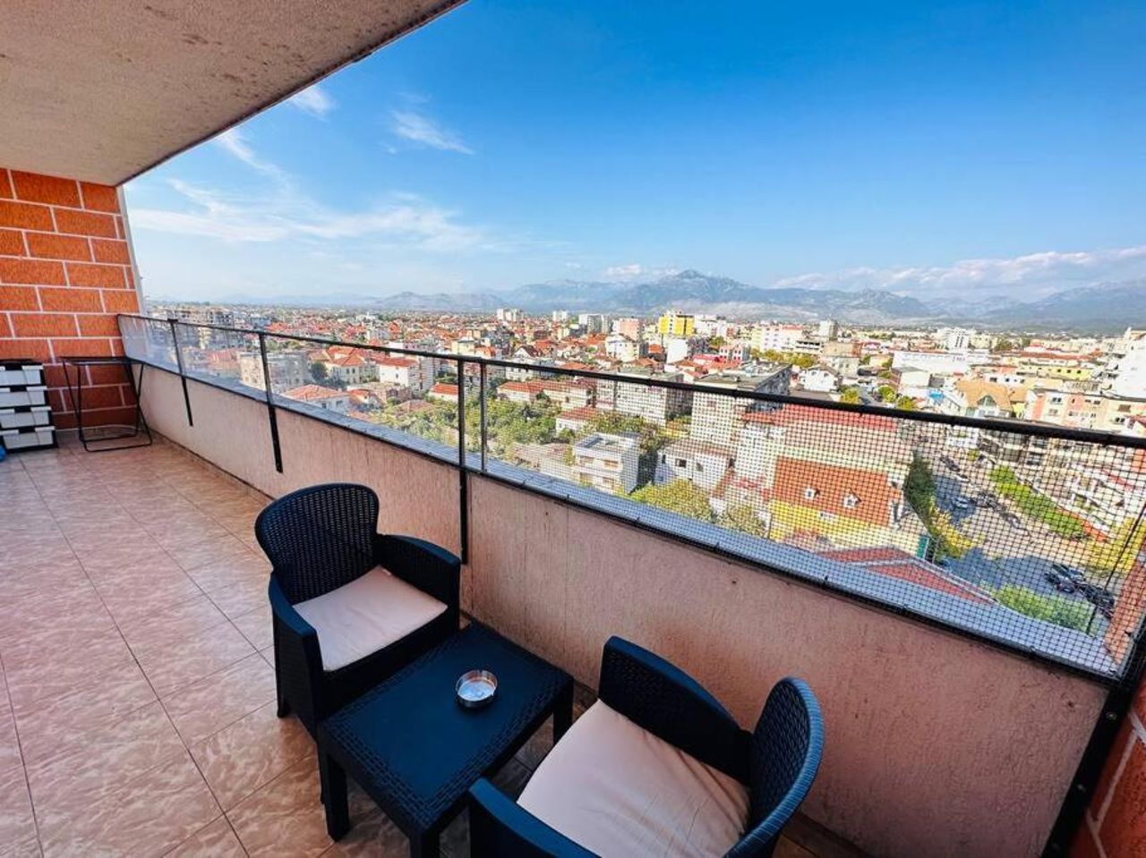 446 Luxury Apartment Center