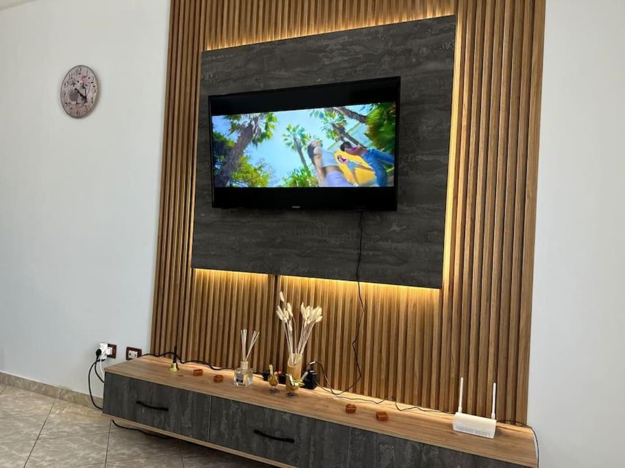 446 Luxury Apartment Center