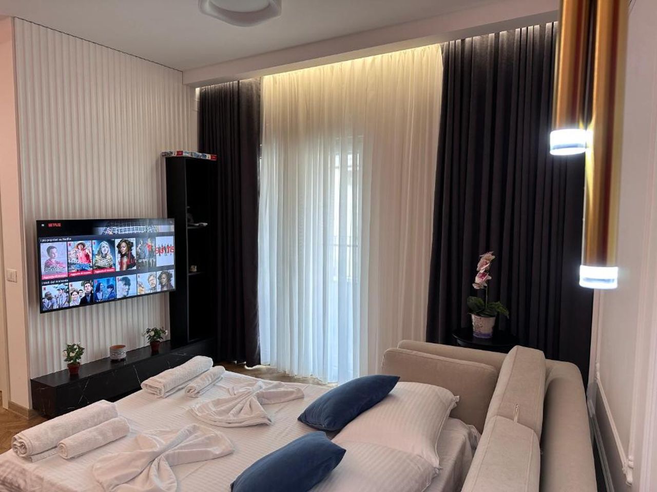 Deluxe Apartment Tirana 3