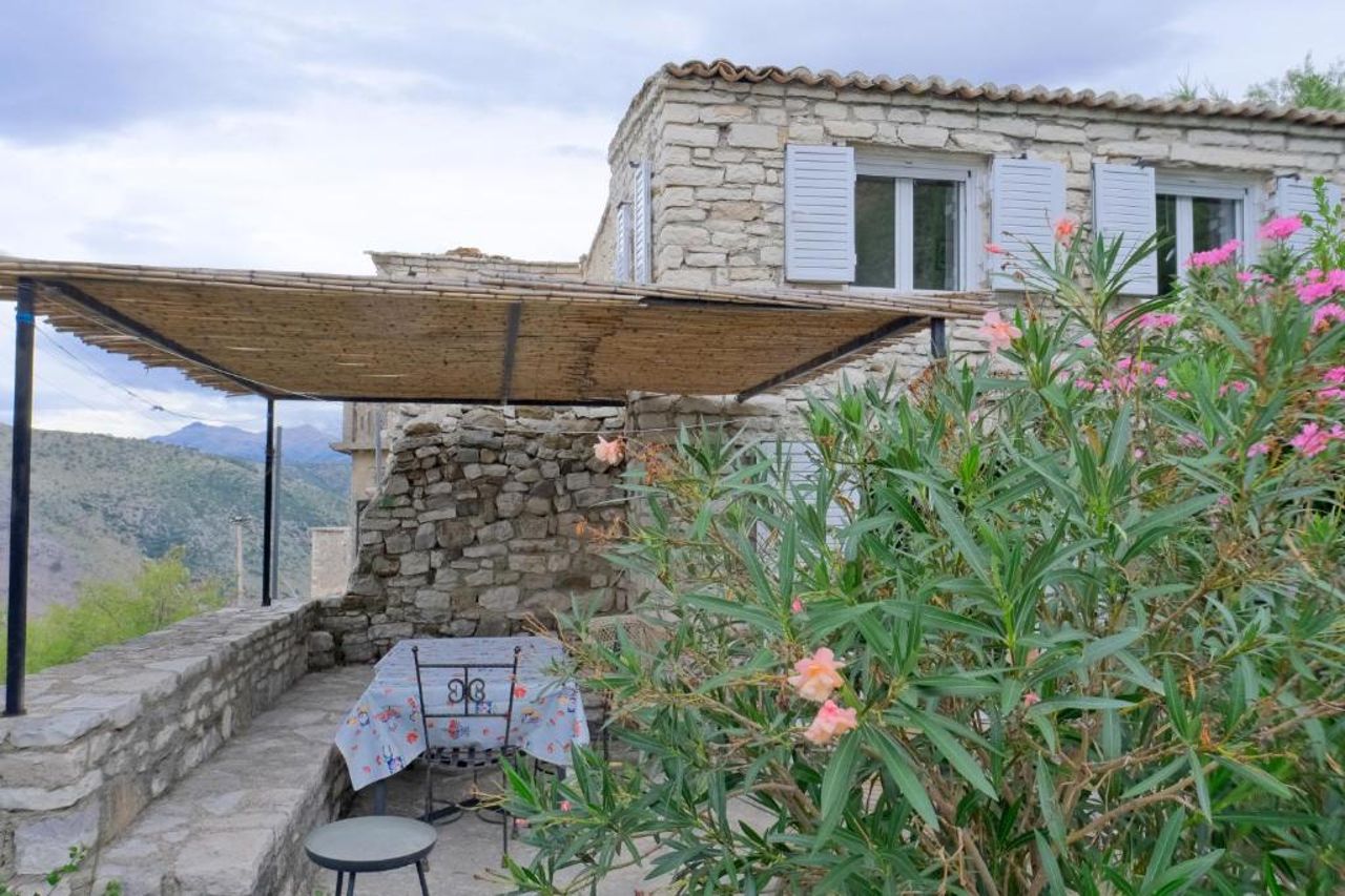 Les Villas de Qeparo
