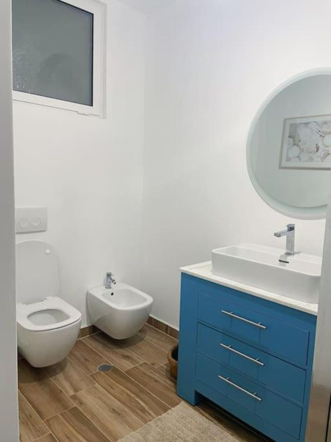 Large Renovated Beachside Apt, w/ wi-fi & Netflix