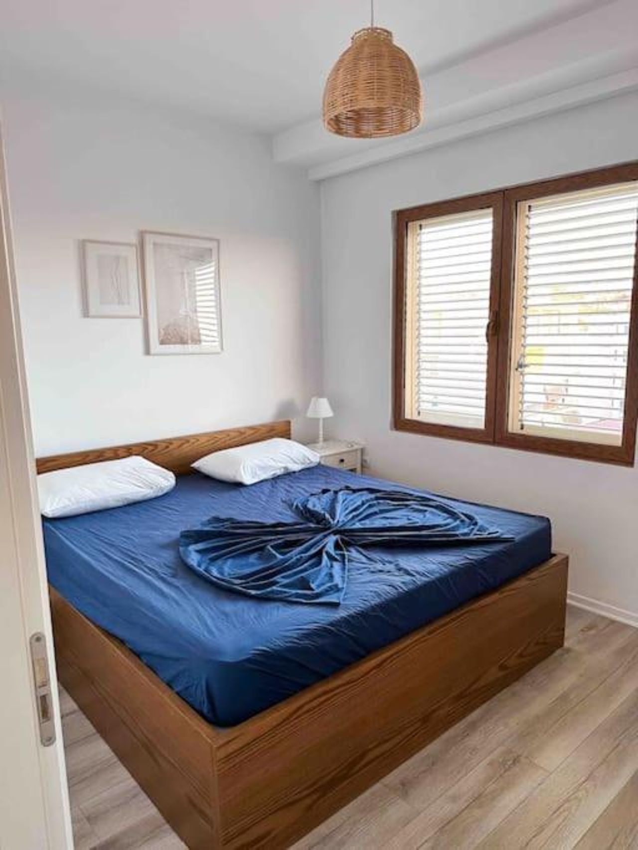 Large Renovated Beachside Apt, w/ wi-fi & Netflix