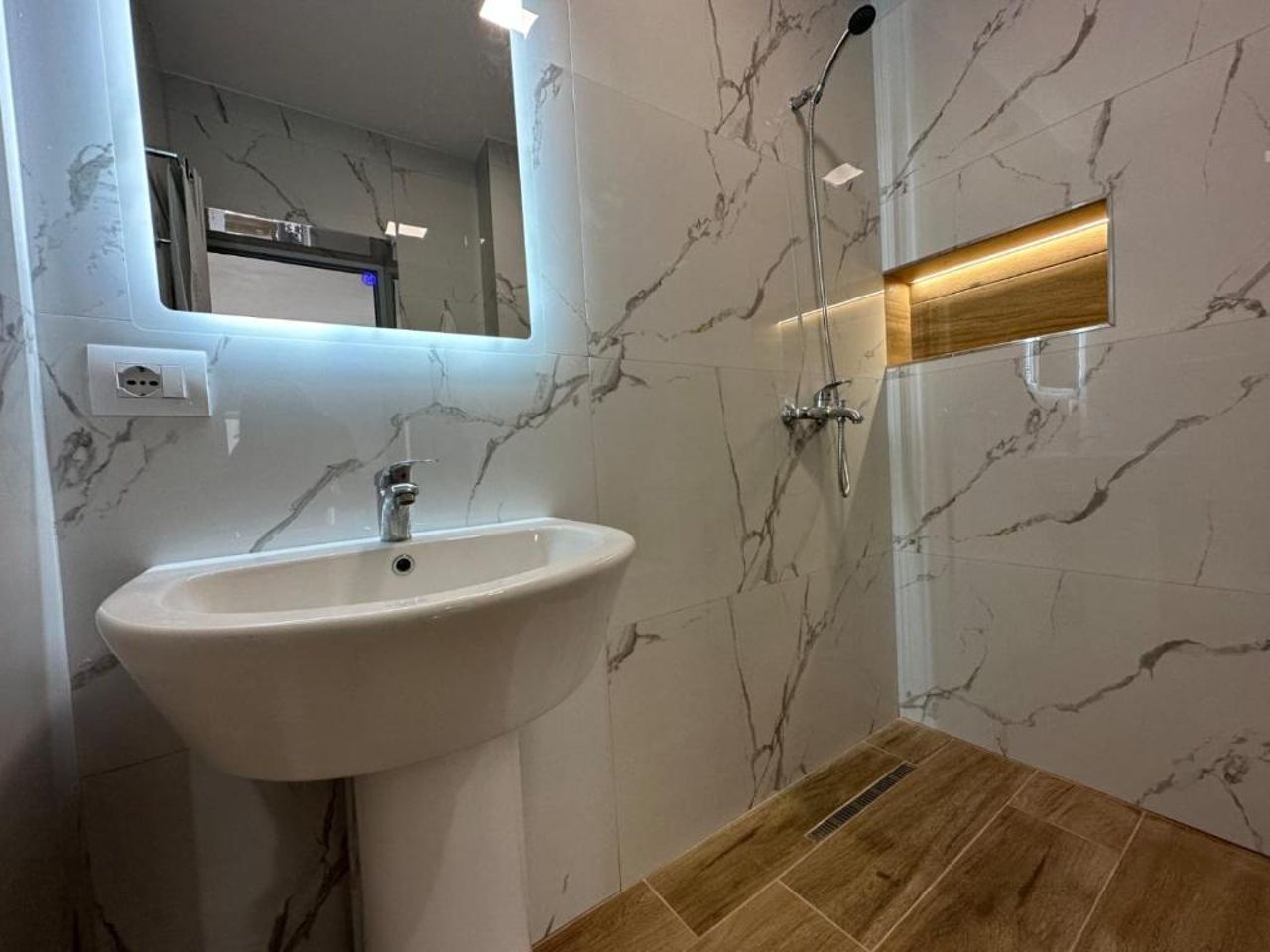 V Apartment