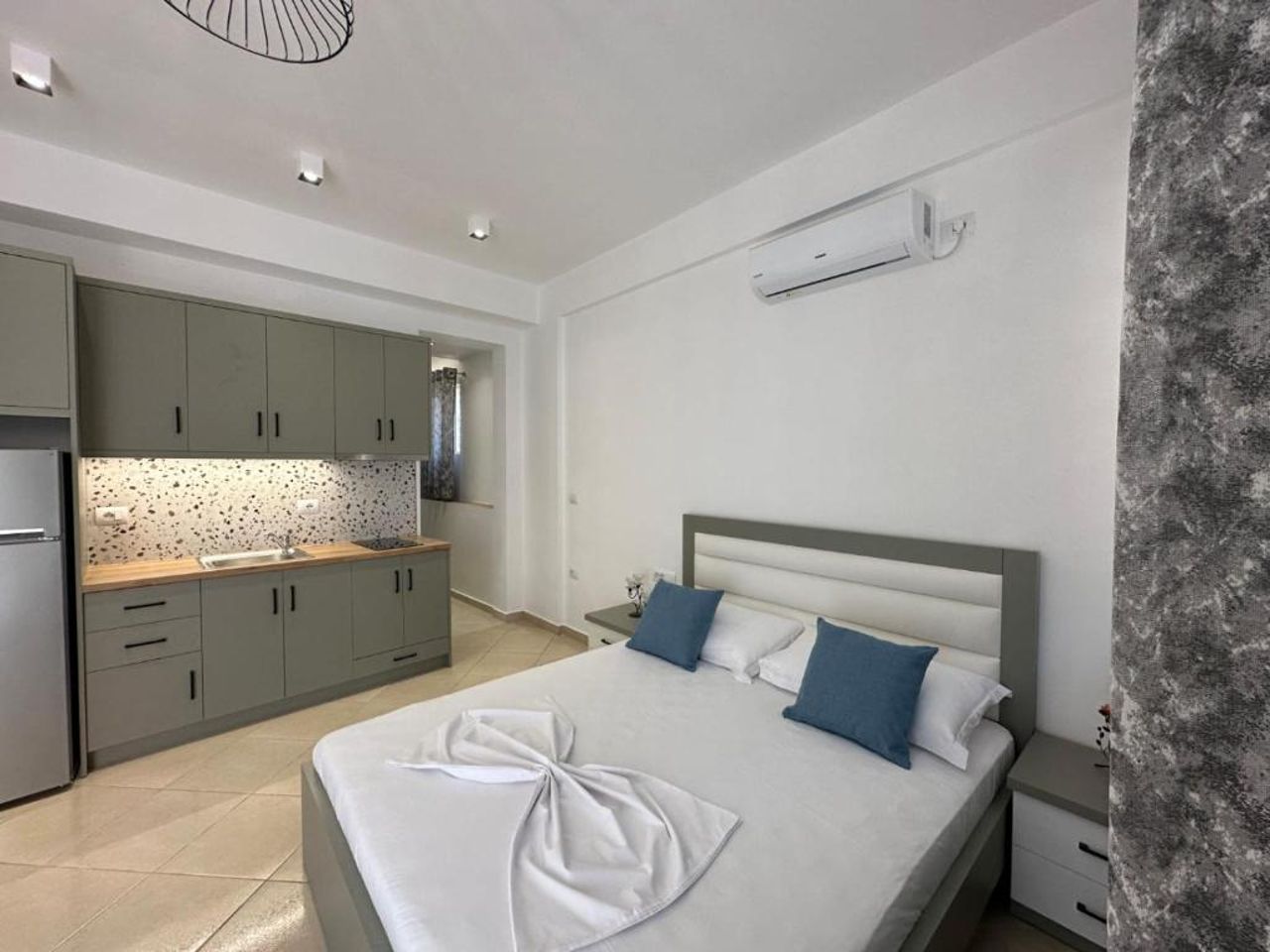 V Apartment