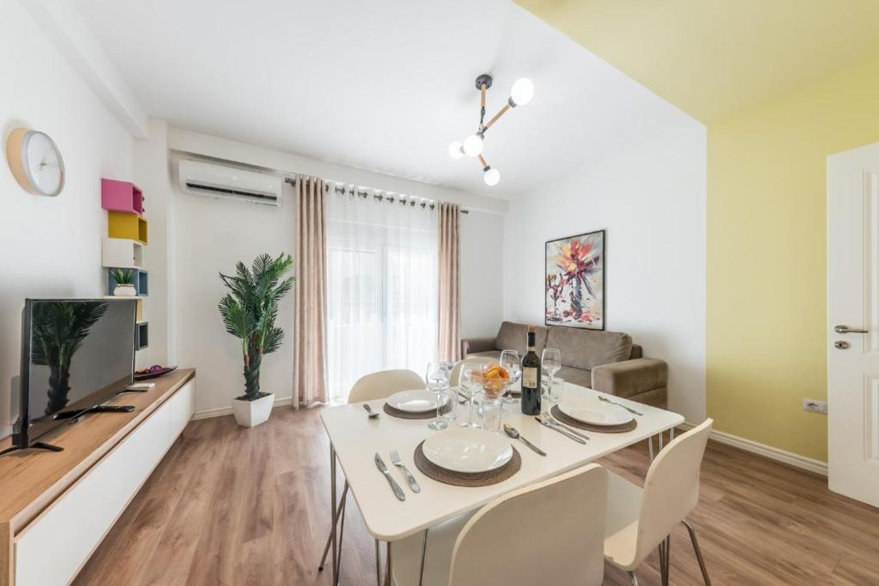 Yellow Mood Brand New Modern Apartment in best area of the city