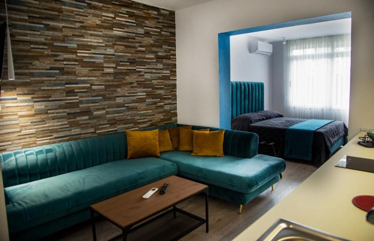 Lucas Central Premium Studios