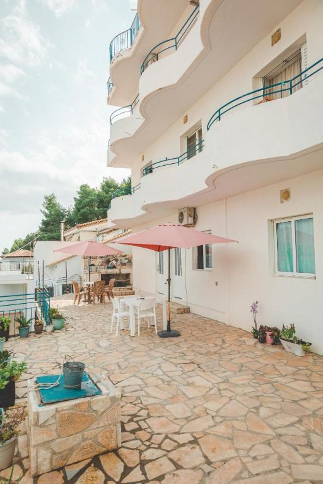 Rooms by the sea